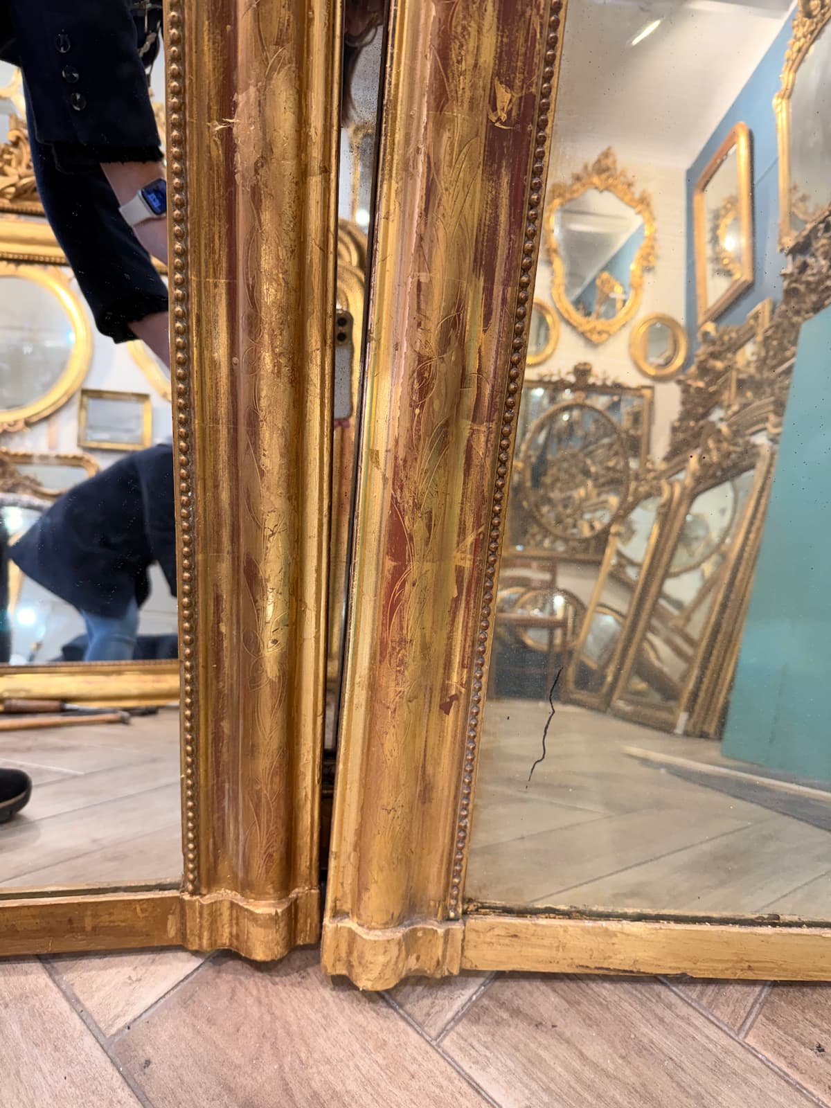 Paire de Miroirs d’époque Louis-Philippe fronton Louis XV (cliquer sur la photo principale) – Image 5
